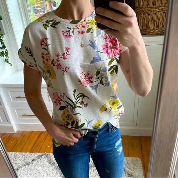 LOFT Tops - Loft garden sweatshirt tee.